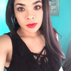 Meet your Posher, Alejandra